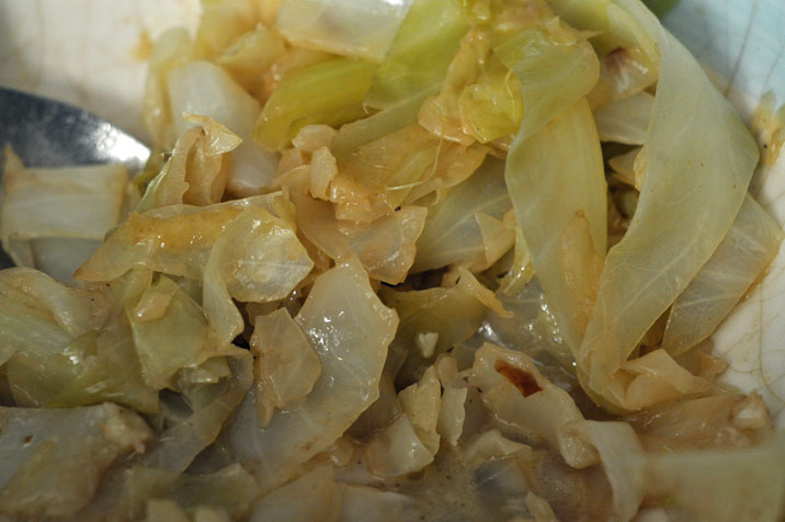 Braised cabbage with anchovies and garlic